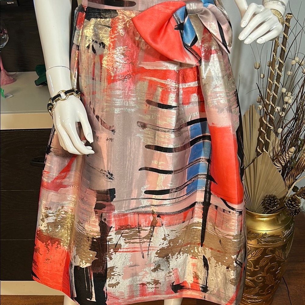 Elegant Multicolor Dress with Red Accents - Picture 6 of 11